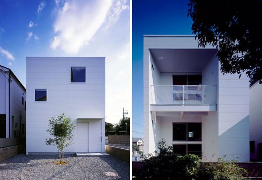 casa moderna branca com dois andares e estilo minimalista