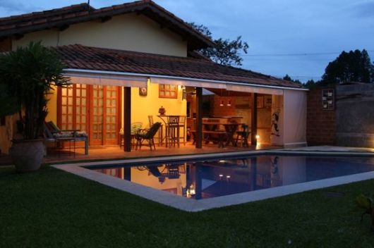 casa simples com piscina