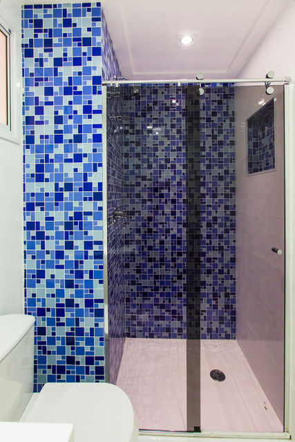 banheiro azul