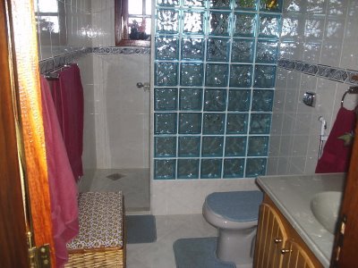 banheiro cinza