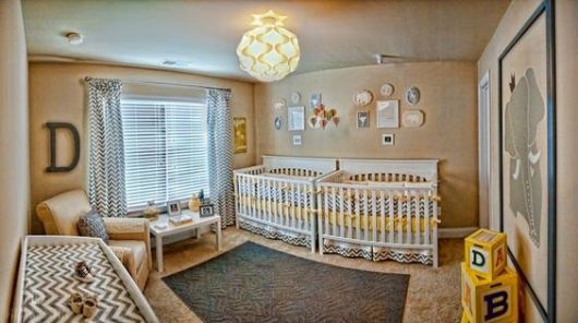quarto de bebê moderno para gêmeos diferentes