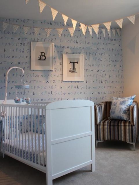 Papel de parede para quarto de bebê letras