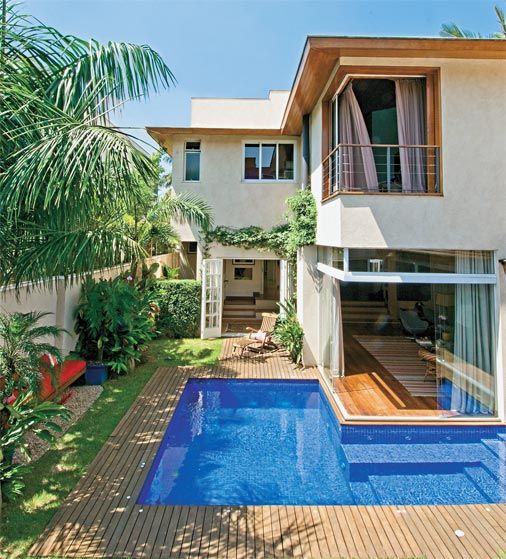 Casa moderna com piscina