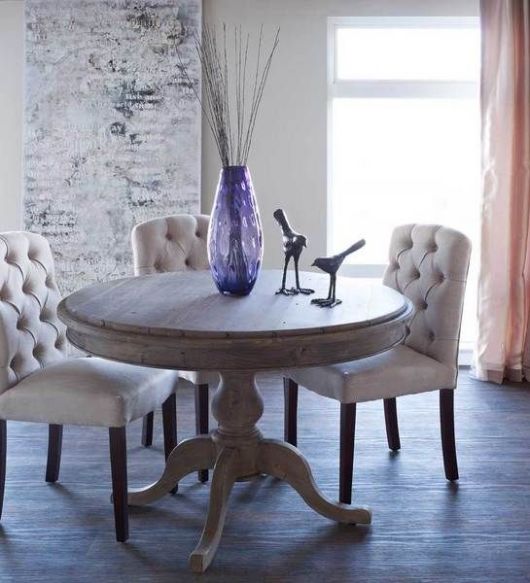 mesa de jantar redonda de madeira rústica