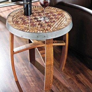 tampo de mesa feito de artesanato com rolhas