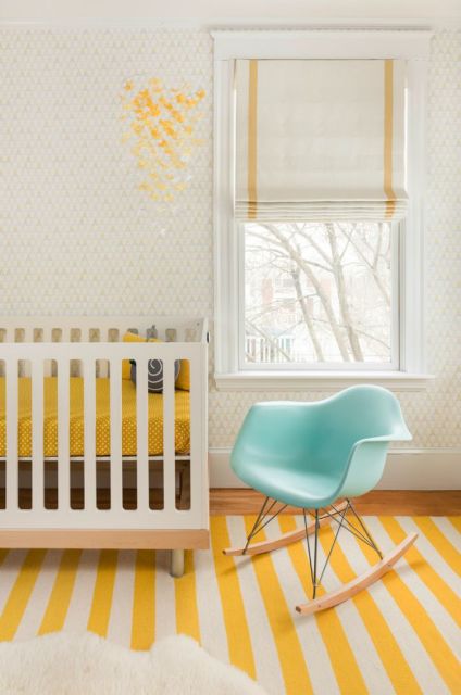 quarto de bebê amarelo e branco tapete