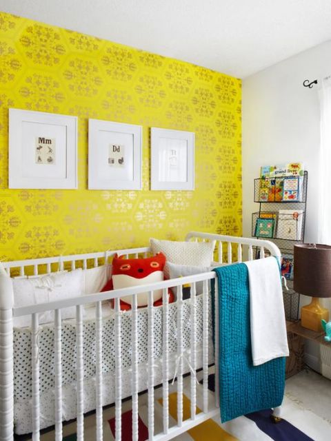 quarto de bebê amarelo parede moderna