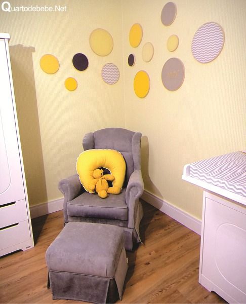 quarto de bebê amarelo rosa detalhes