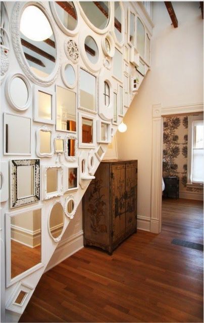 decoração de escada espelhos