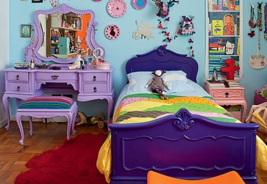 móveis coloridos estilo quarto