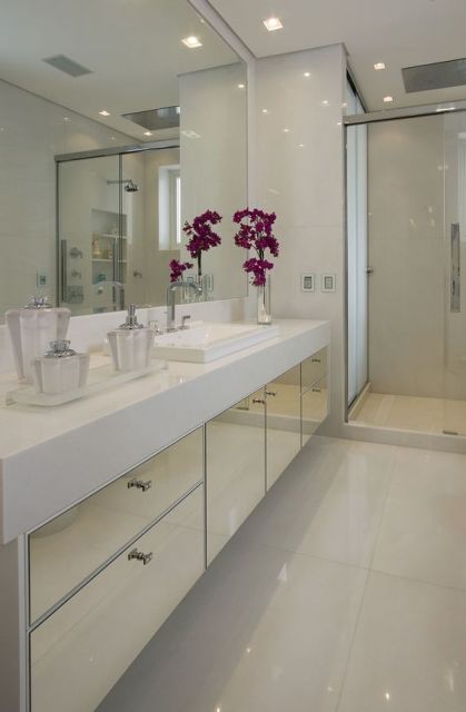 Banheiro clean e moderno