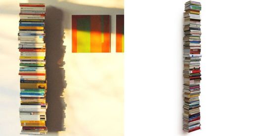prateleira invisível pilha de livros