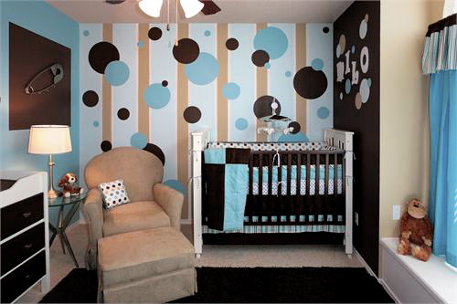quarto de bebê azul e marrom lindo