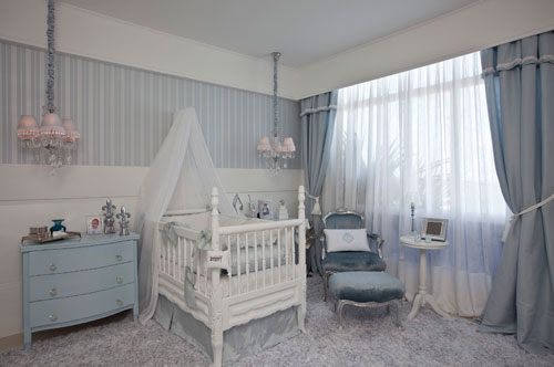 quarto de bebê azul estilo provençal