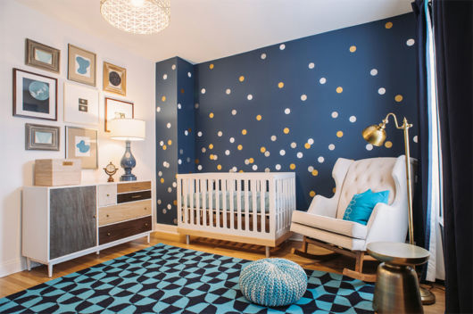quarto de bebê azul moderno