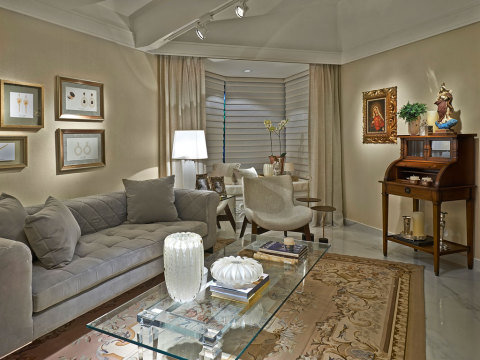salas com sofá cinza decoração classica