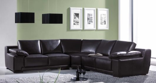salas com sofá preto couro sala