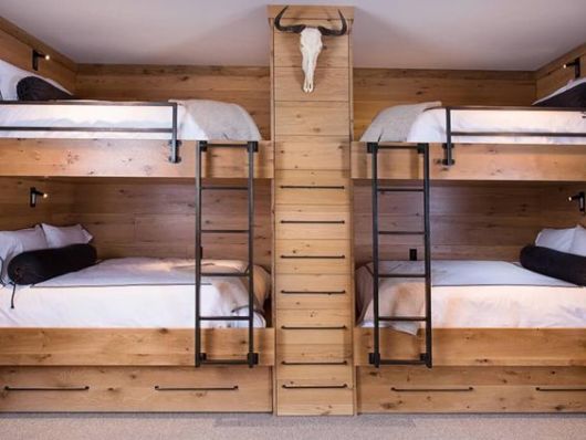 camas de madeira beliche