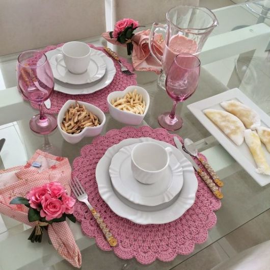 mesa posta café sousplat rosa