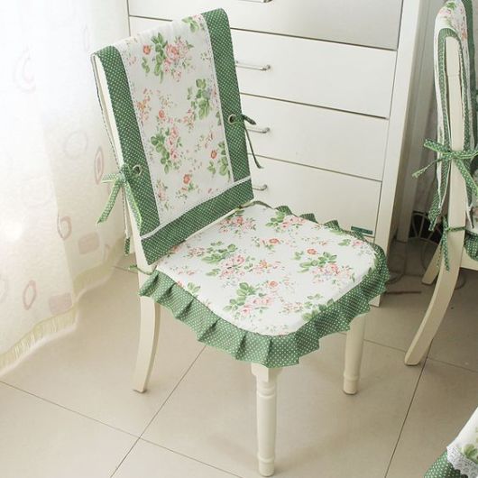 capa-para-cadeiras-e-poltronas-flores