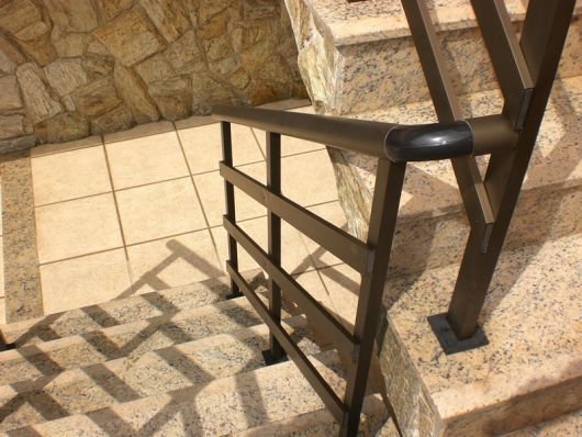 guarda-corpo-de-aluminio-bronze-escada