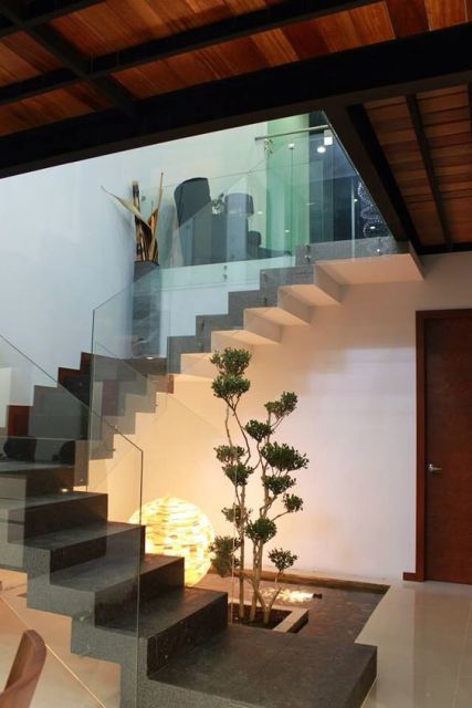 escada com vidro incolor