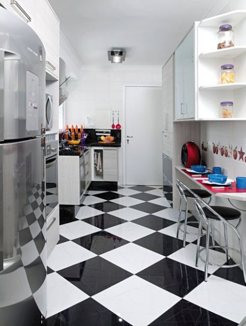 piso preto para cozinha