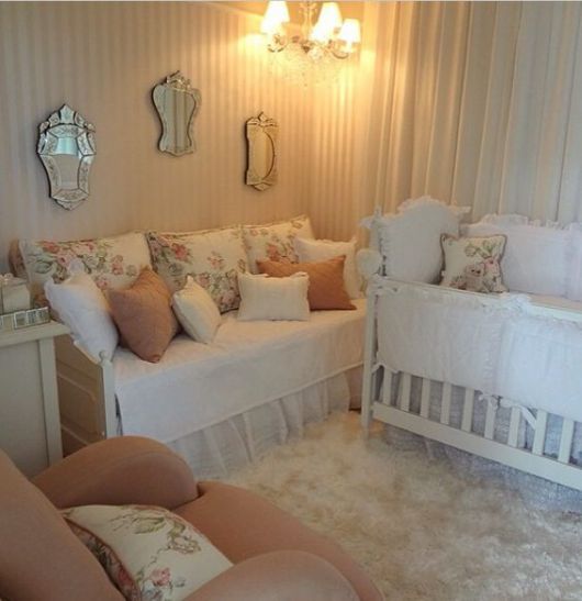 quarto de bebê pequeno