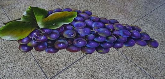 tapete emborrachado pintado a mão com formato de uva