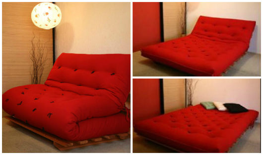 sofá futon vermelho