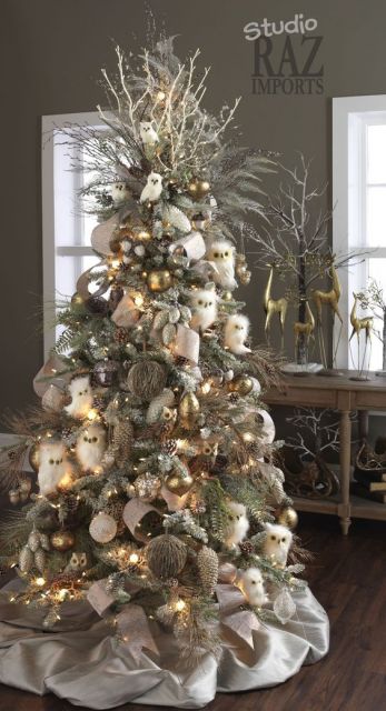 Árvore de Natal com luzes.