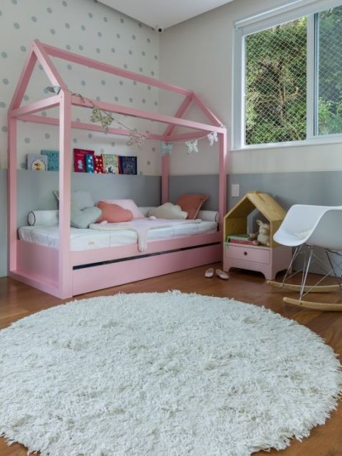 cama casinha rosa