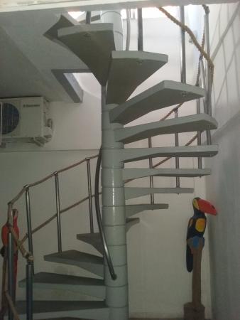 escada de concreto caracol