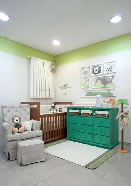 quarto de bebê verde