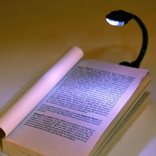 mini luminária para leitura