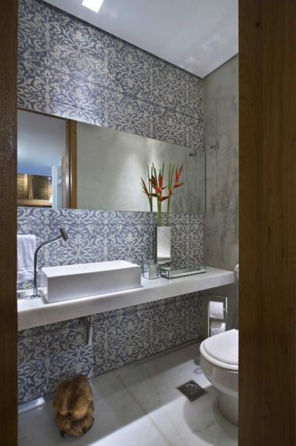 banheiro com azulejo português
