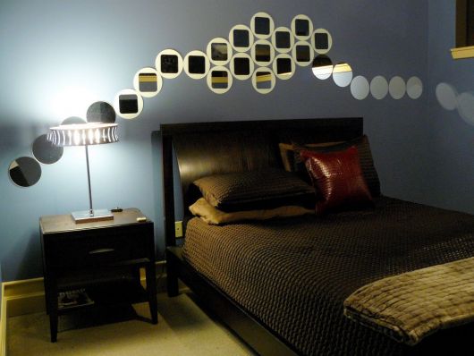 decoração de quarto masculino com papel de parede