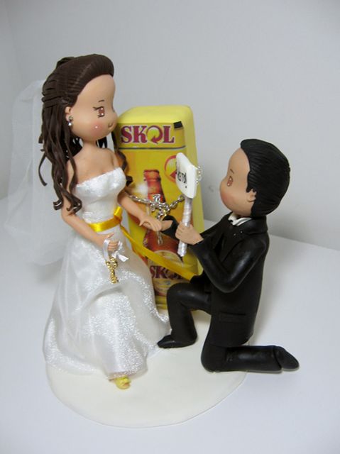 Bonecos de biscuit para casamento.