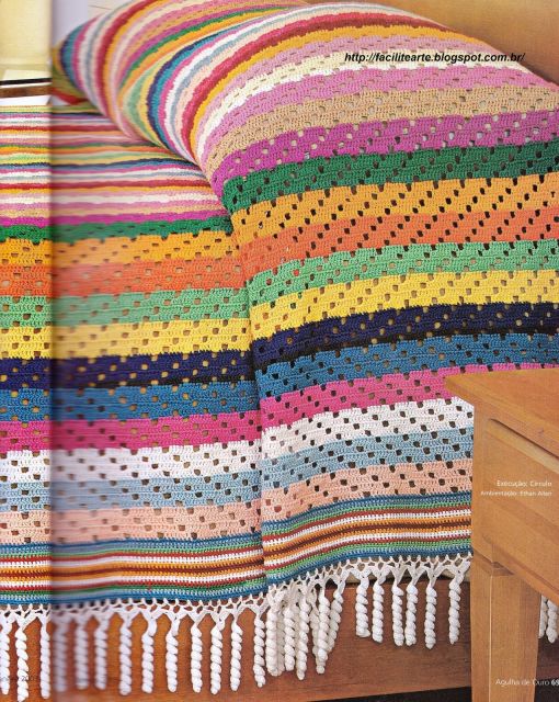 Colcha de Crochê colorida com cores quentes