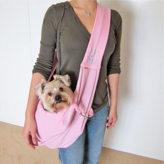 Bolsa para cachorro estilo canguru na cor rosa