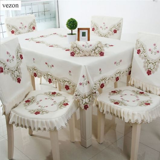 Conjunto de toalha de mesa bordada com capas para cadeiras