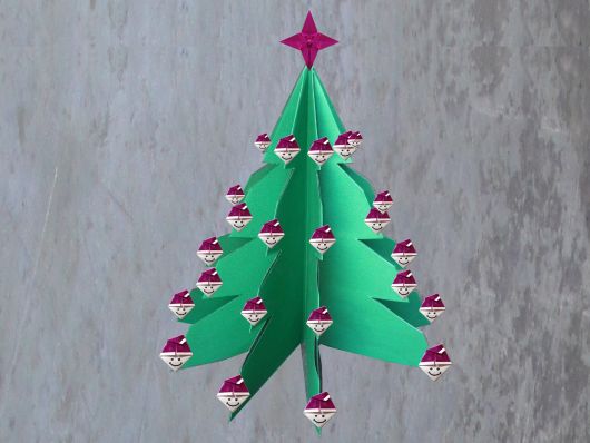 Árvore de Natal de EVA 3D com bolinhas rosas