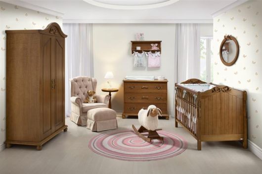 Móveis provençais de madeira para quarto de bebê