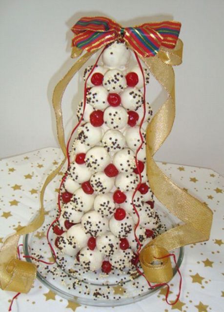Que tal então uma árvore de natal com trufas de chocolate branco?