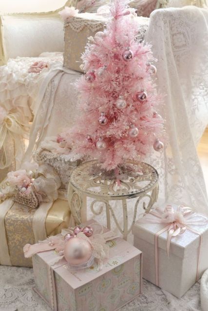 Árvore de Natal de mesa rosa bebê