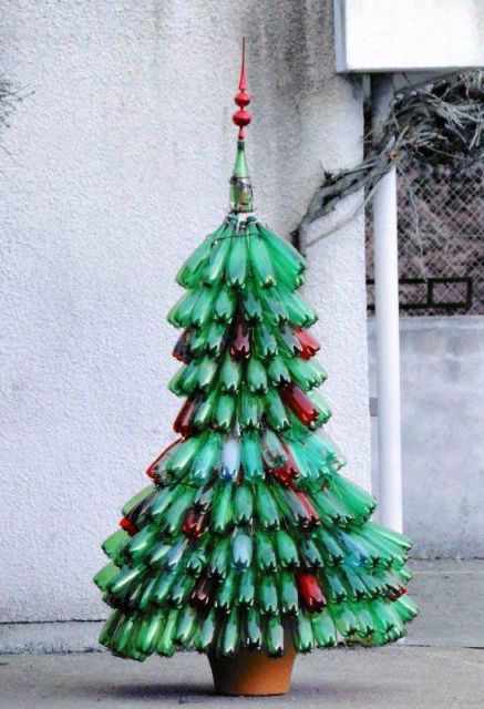 Árvore de Natal de garrafa pet pequena