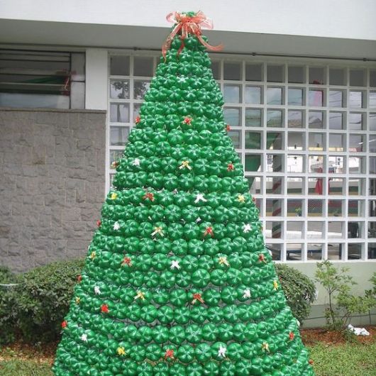 Árvore de Natal de garrafa pet grande