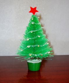 Árvore de Natal de garrafa pet pequena