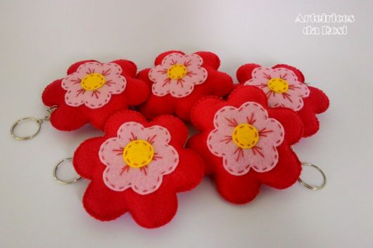Flor de Feltro: Chaveiro vermelho e rosa