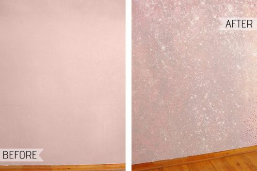 Antes e depois da aplicação da solução com glitter na parede